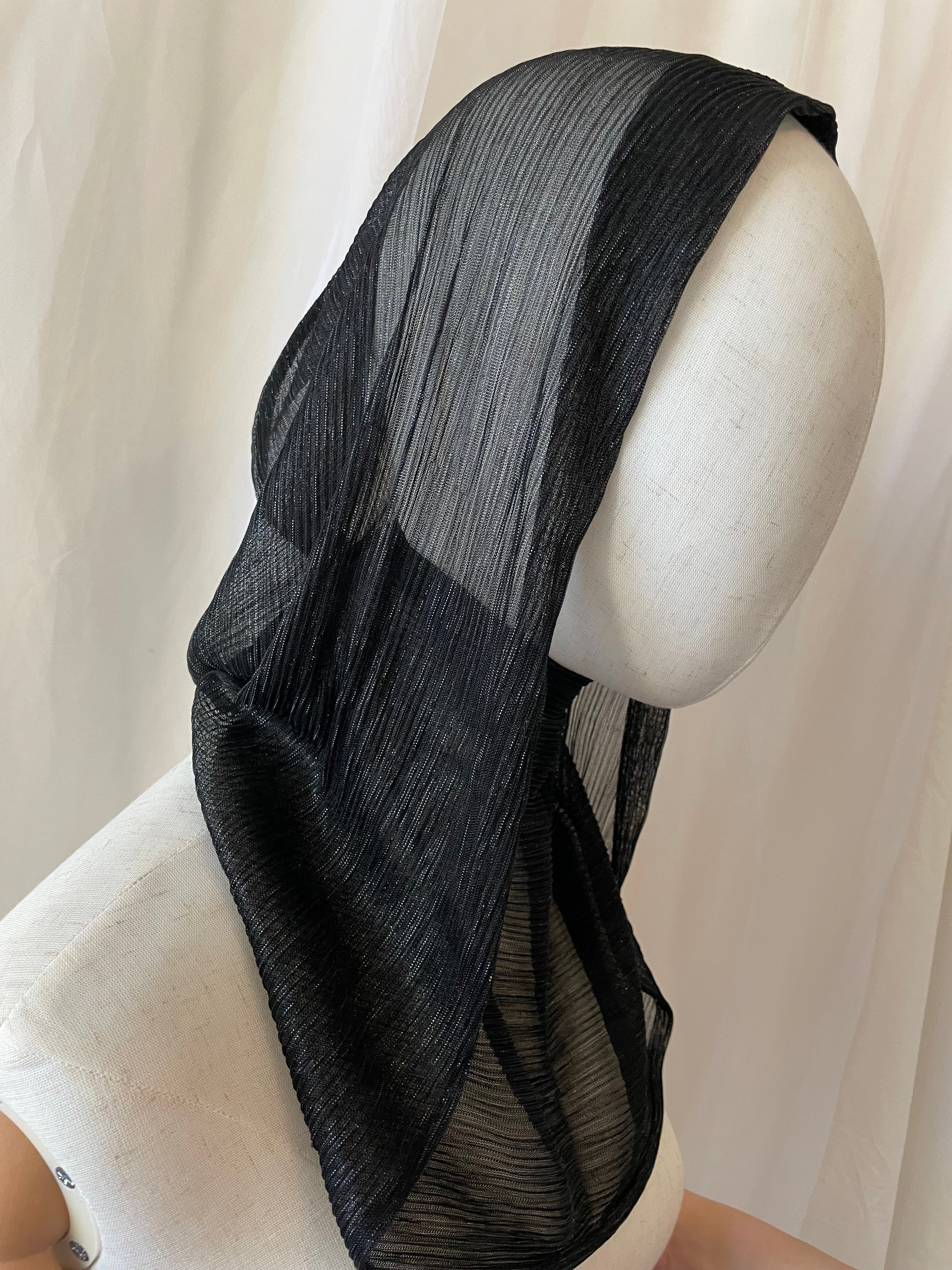 Glitzernde Kopfbedeckung