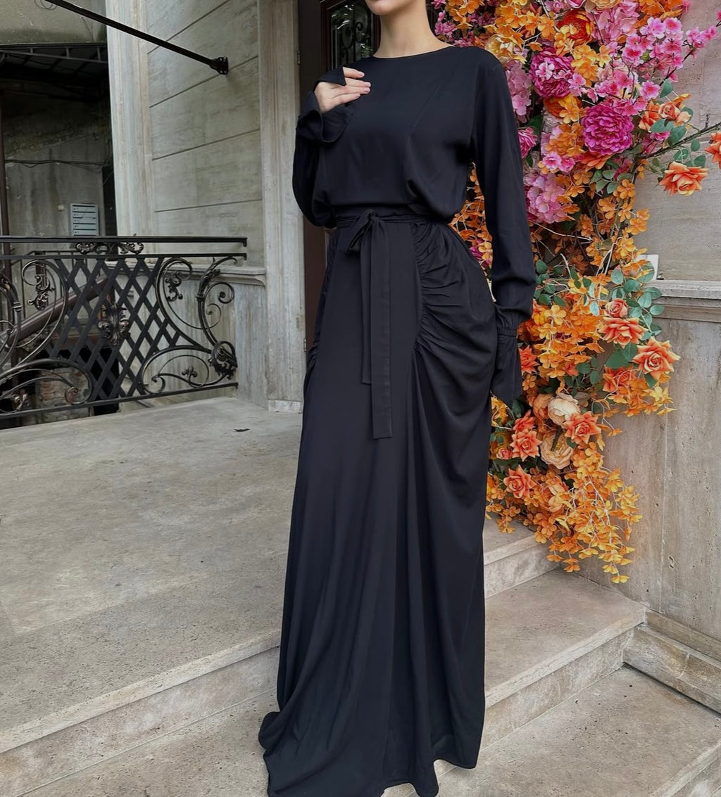 Maxikleid mit angenähtem Gürtel