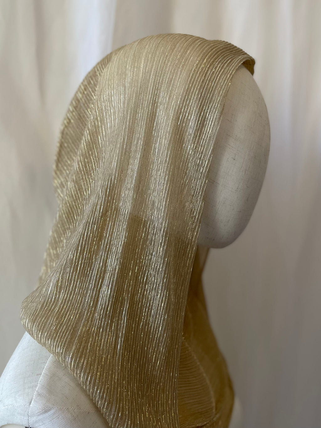 Glitzernde Kopfbedeckung