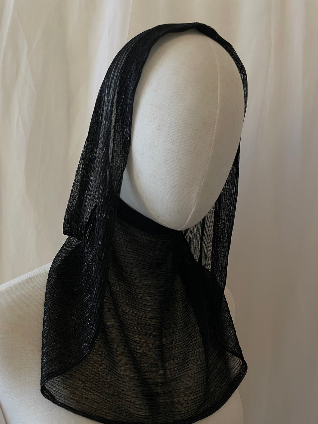 Glitzernde Kopfbedeckung