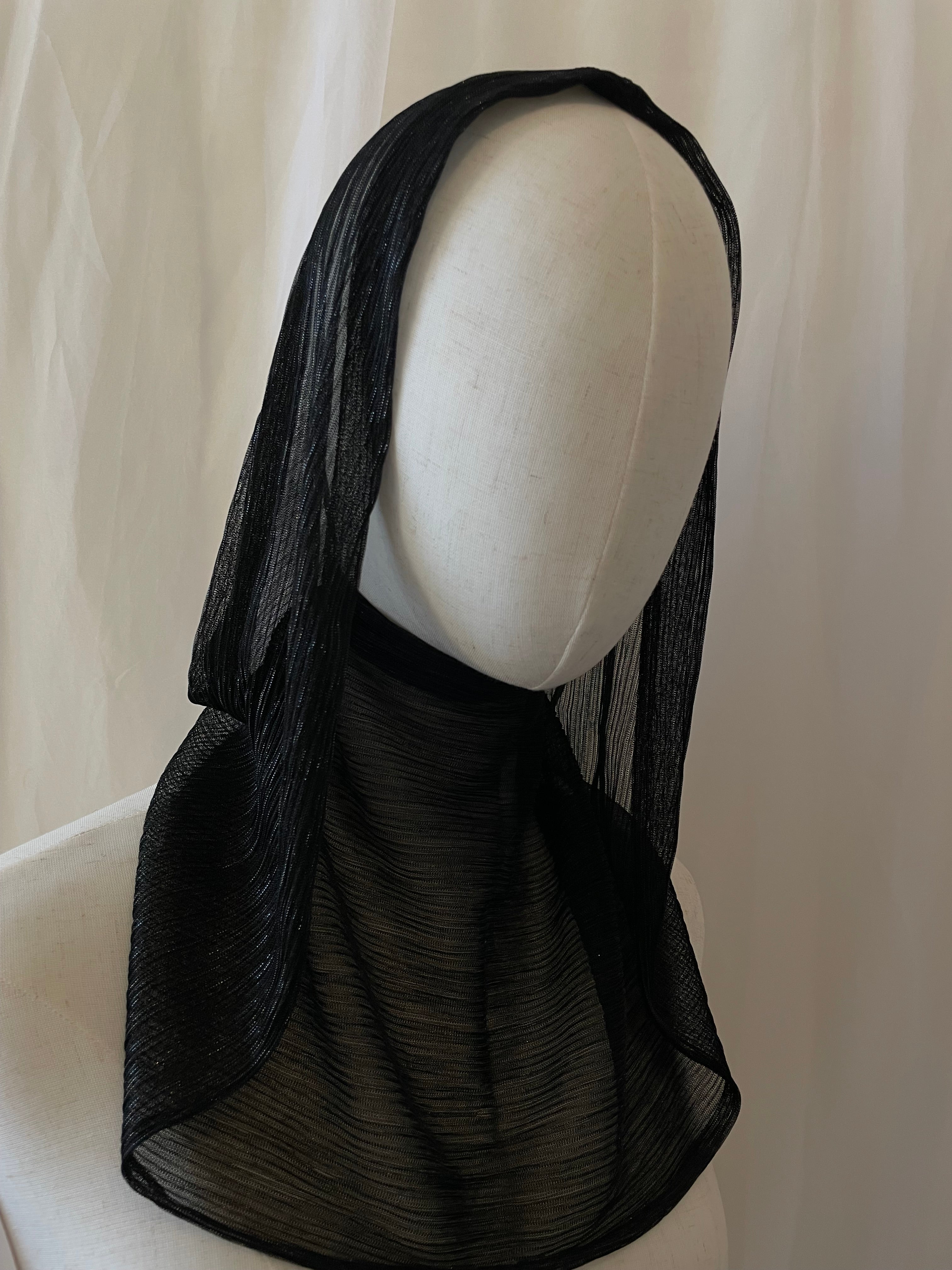 Glitzernde Kopfbedeckung