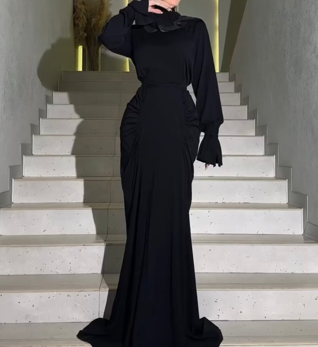 Maxikleid mit angenähtem Gürtel