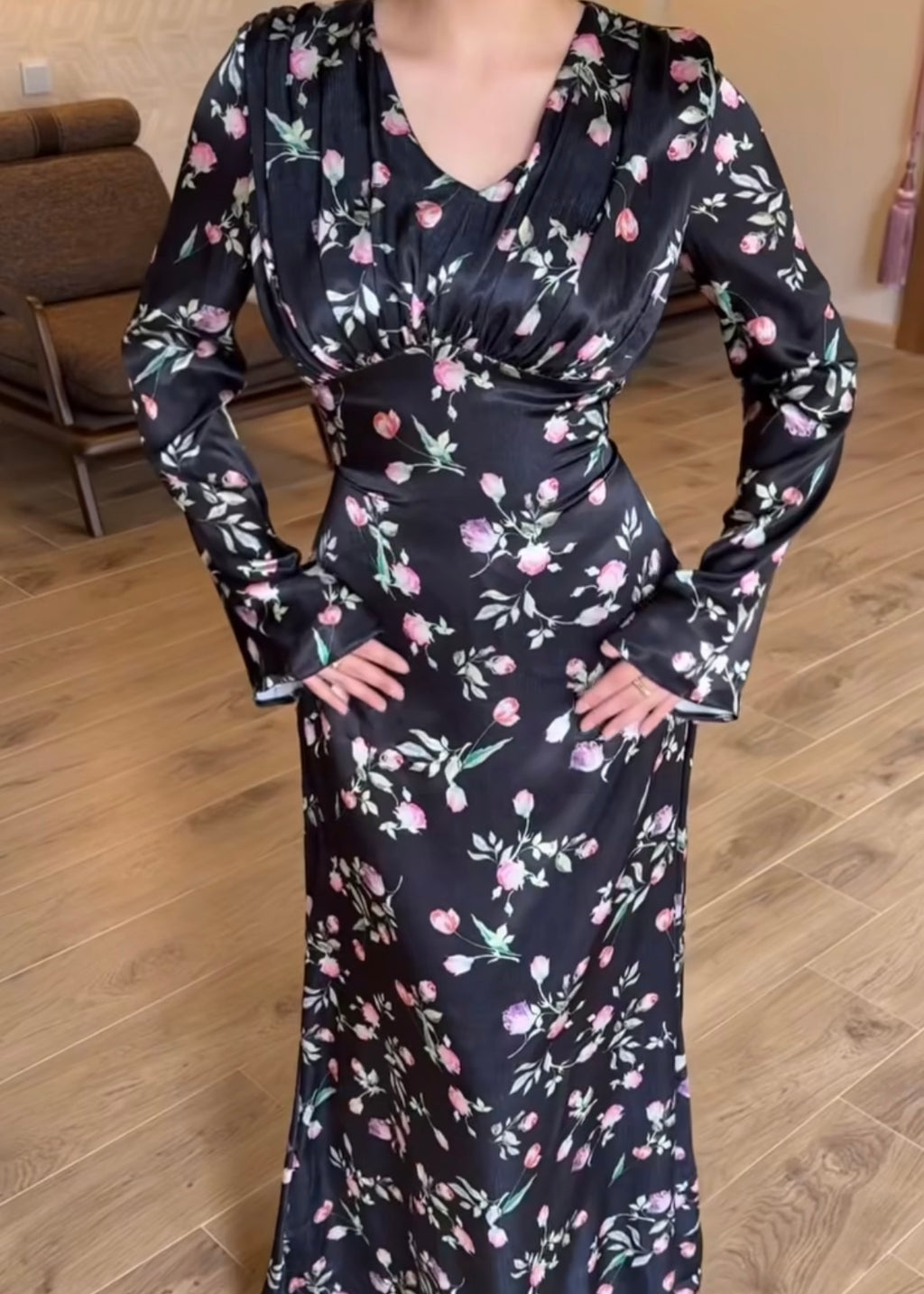 Satinkleid gemustert