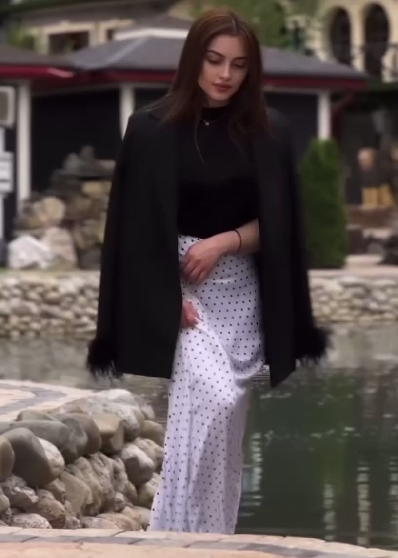 Maxi Satinrock gepunktet