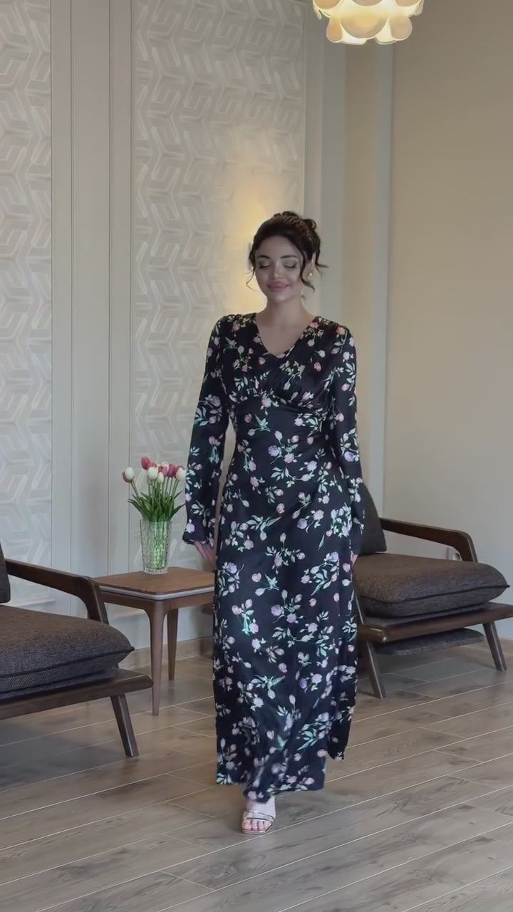 Satinkleid gemustert